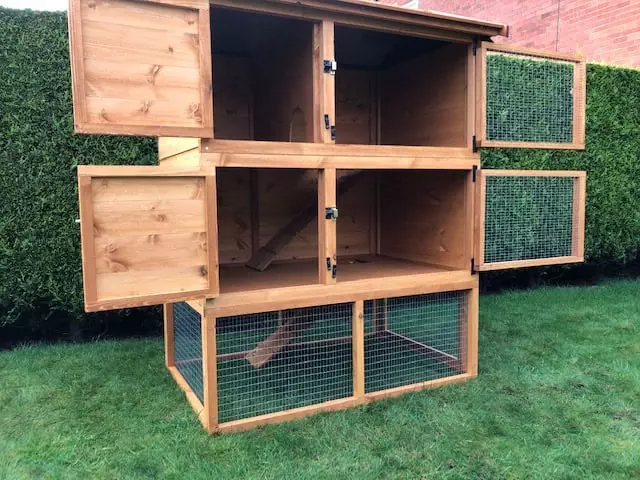 4ft Large Double Hutch on 4ft Run